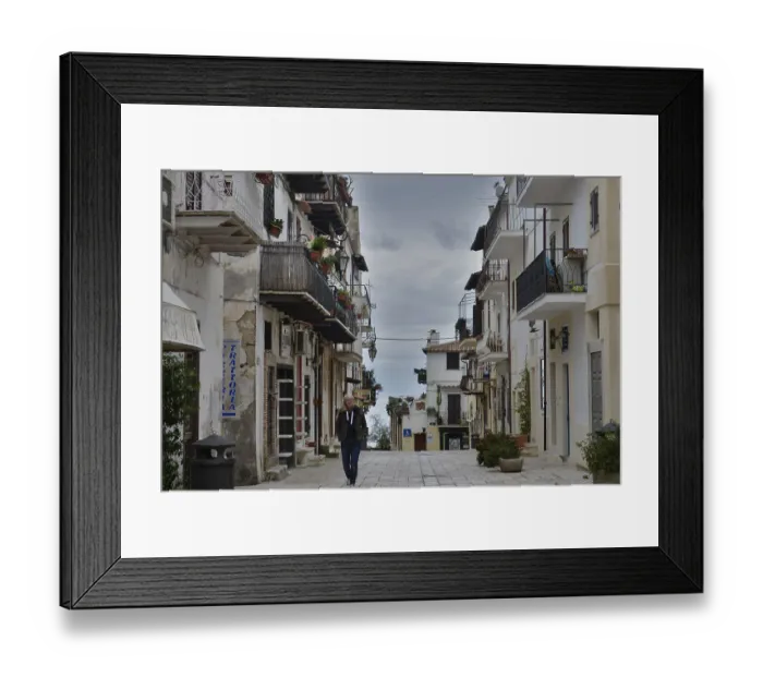 Framed Print : Piazza Vittorio Veneto, San Felice Circeo