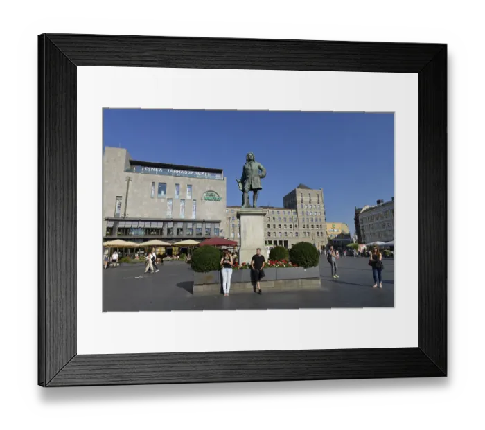 Framed Print : Handel Monument, Market Square Halle an der Saale Framed Print : Handel Monument, Market Square Halle an der Saale