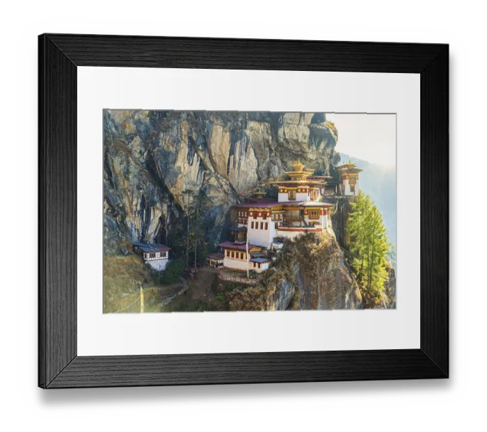 Framed Print : Taktshang Goemba Dzong in a mountain cliff Framed Print : Taktshang Goemba Dzong in a mountain cliff