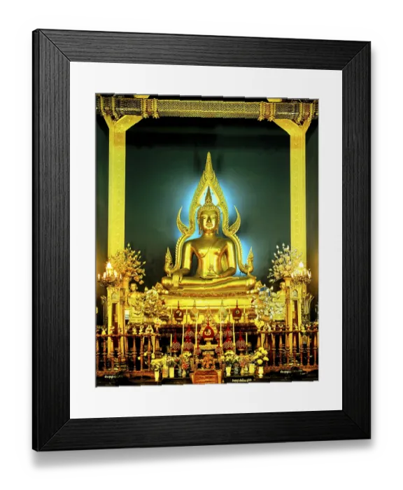 Framed Print : Phra Phutthachinnarat, Buddha statue in the marble temple of Wat Benchamabophit