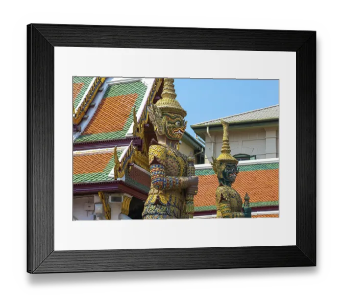 Framed Print : Giant demon and guard in the Wat Phra Kaeo