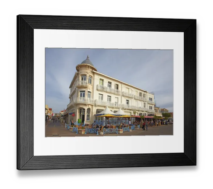 Framed Print : Soulac-sur-Mer, Gironde, Aquitaine