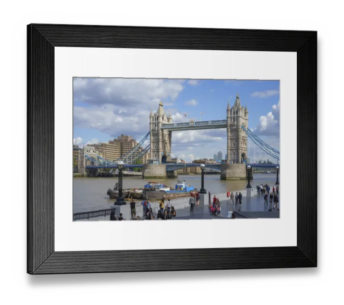 Framed Print : Tower Bridge spanning the River Thames