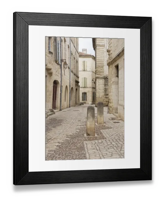 Framed Print : Picturesque alley in Uzes, South of France (Ardeche)