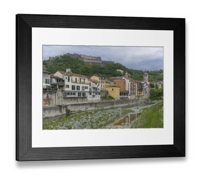 Framed Print : View over the village of Gavi with the old town and the fort Framed Print : View over the village of Gavi with the old town and the fort
