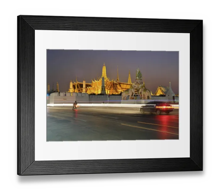 Framed Print : Illuminated royal palace Wat Phra Kaeo