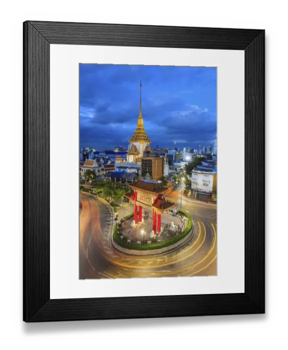 Framed Print : Twilight at Wat Trimitr, the temple of golden buddha statue in Bangkok