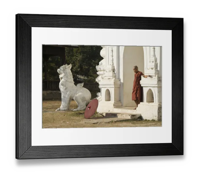 Framed Print : Young Buddhist monk, Set Taw Ya Pagoda Framed Print : Young Buddhist monk, Set Taw Ya Pagoda