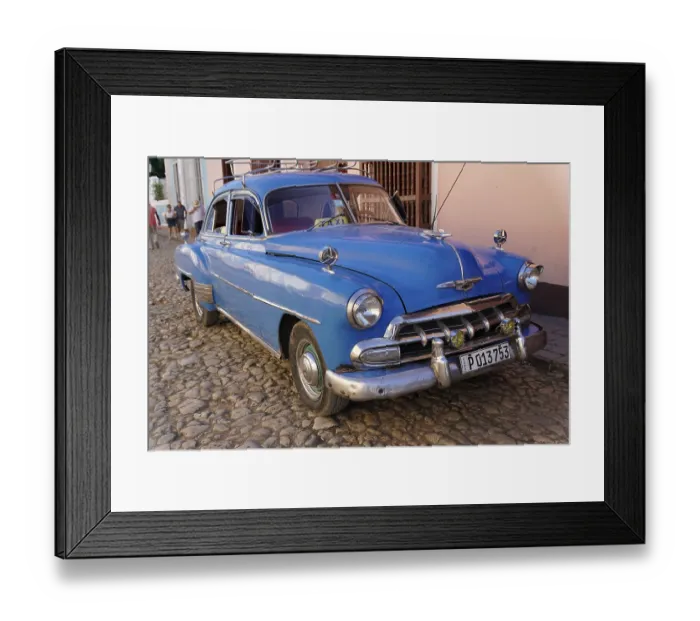 Framed Print : Vintage car from the 1950s in the centre of Havana Framed Print : Vintage car from the 1950s in the centre of Havana