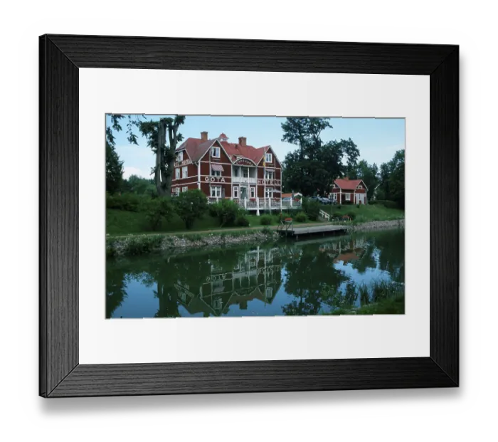Framed Print : Hotel Gota at Gota canal, Borensberg