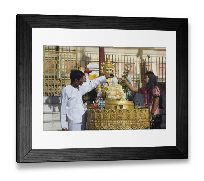 Framed Print : Burmese people sacrificing in front of the Shwedagon Pagoda