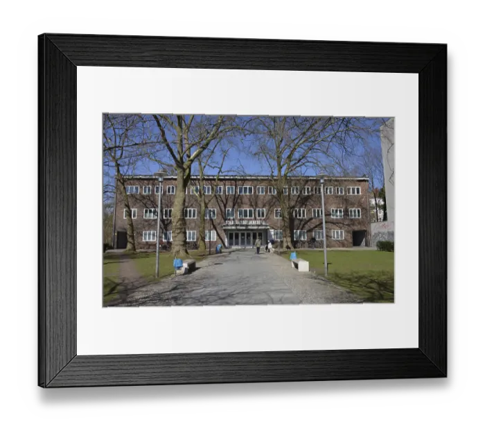 Framed Print : Stadtbad Schoneberg, Hans-Rosenthal Framed Print : Stadtbad Schoneberg, Hans-Rosenthal