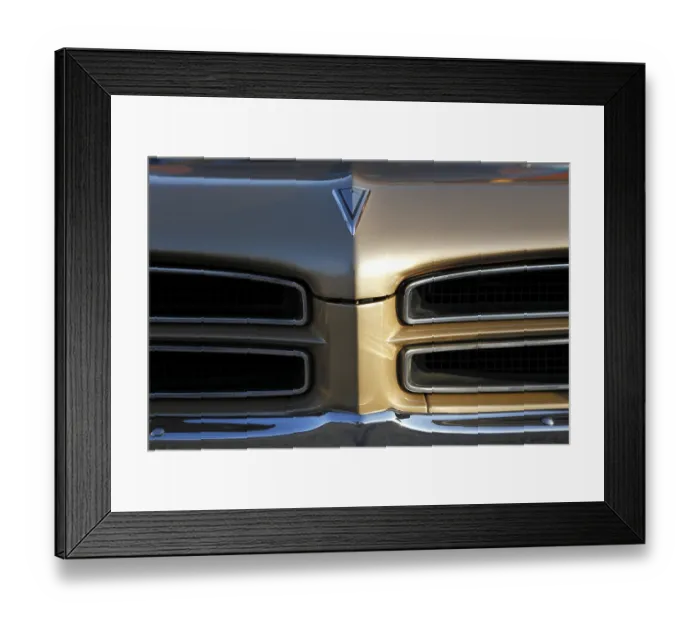 Framed Print : Front detail of a vintage car, Province of Quebec