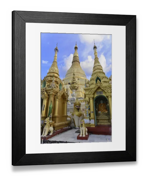 Framed Print : Shwedagon Pagoda, Yangon, Myanmar