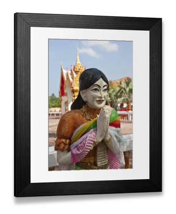 Framed Print : Statue in front of the Wat Chalong temple