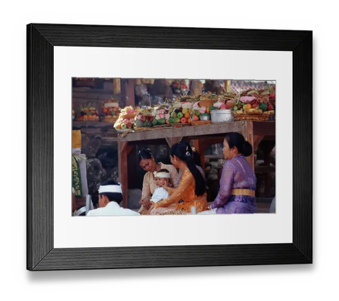 Framed Print : Women with child and offerings