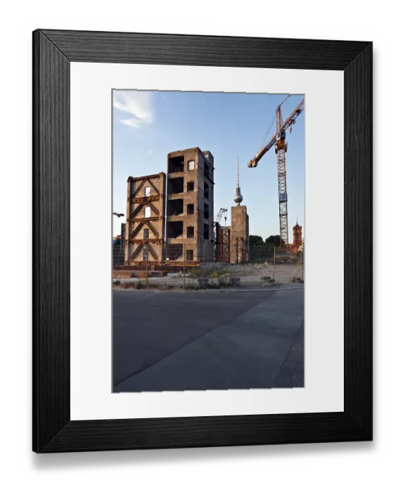 Framed Print : Ruins of the Palast der Republik