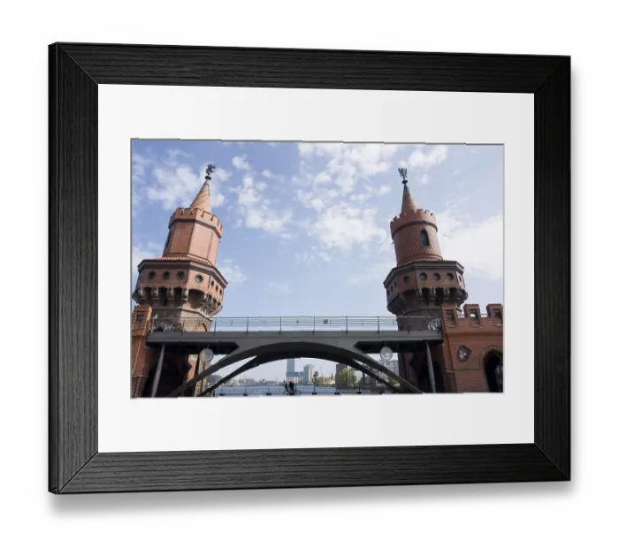 Framed Print : Oberbaumbridge, former border crossing between east and west Berlin