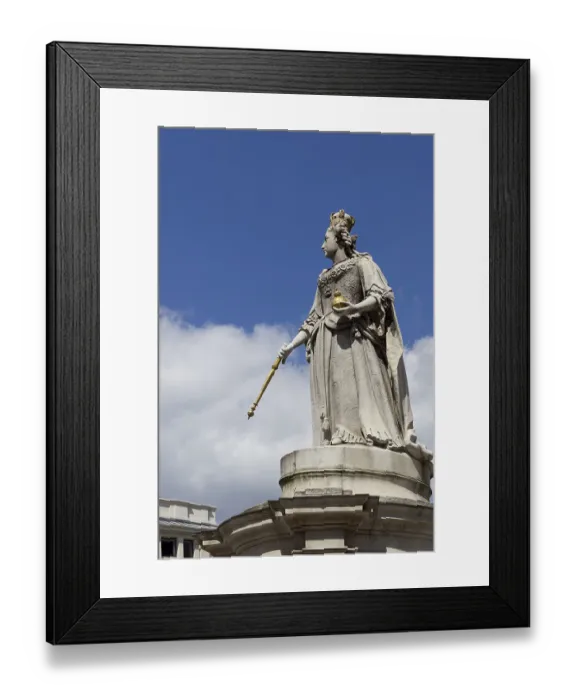 Framed Print : Statue outside St Paul's Cathedral Statue outside St Paul's Cathedral