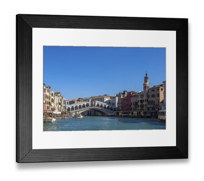 Framed Print : View of the Rialto Bridge in Venice, Italy Framed Print : View of the Rialto Bridge in Venice, Italy