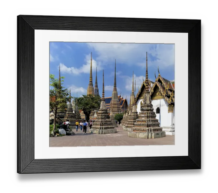 Framed Print : Wat Pho temple, chedis, tourists in the courtyard