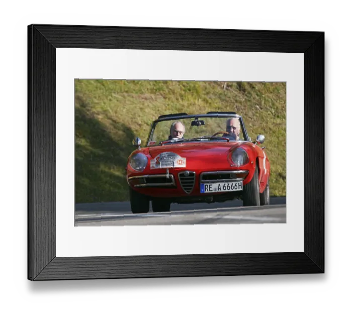 Framed Print : Alfa Romeo Duetto 1750, built 1969
