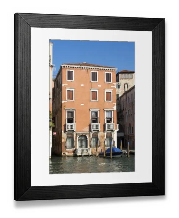 Framed Print : Colurful building in Venice Framed Print : Colurful building in Venice