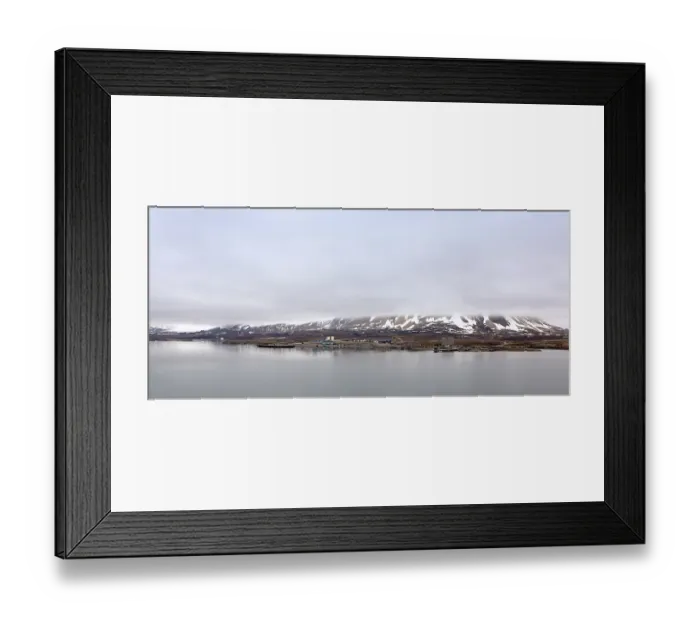 Framed Print : View of Ny Alesund on Spitsbergen