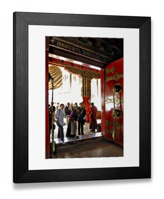 Framed Print : Pilgrims, Jamkhang Chenmo monastery