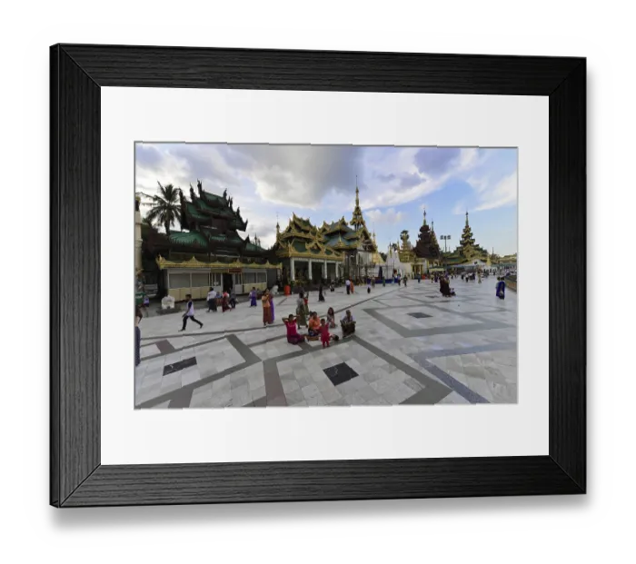 Framed Print : Pilgrims in the Shwedagon Pagoda