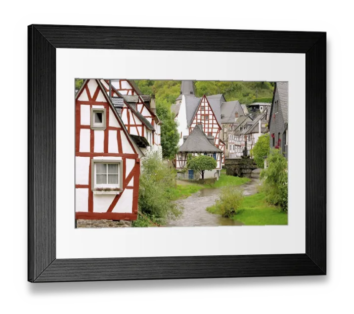 Framed Print : Monreal 02 Framed Print : Monreal 02
