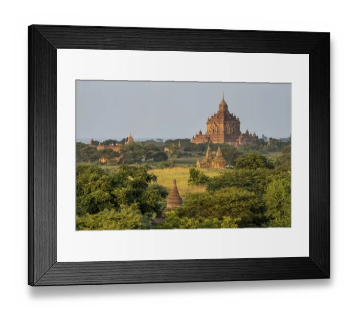 Framed Print : Temples, stupas and pagodas in the temple complex of the Plateau of Bagan