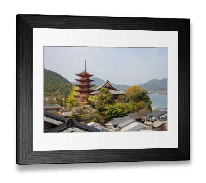 Framed Print : Toyokuni Shrine and Senjokaku Pavilion