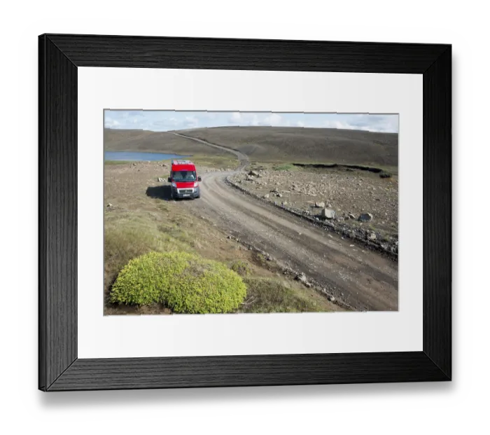 Framed Print : Motorhome, Lake Isholsvatn, Sprengisandur