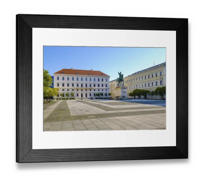 Framed Print : Ludwig Ferdinand Palace and equestrian statue of Elector Maximilian I Framed Print : Ludwig Ferdinand Palace and equestrian statue of Elector Maximilian I