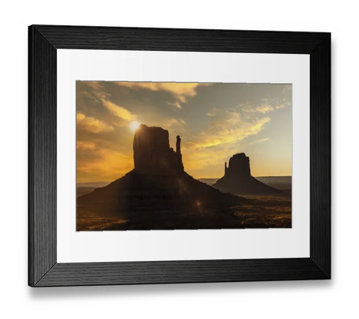 Framed Print : First pink sunrise lights at Monument Valley in the beautiful August sunrise