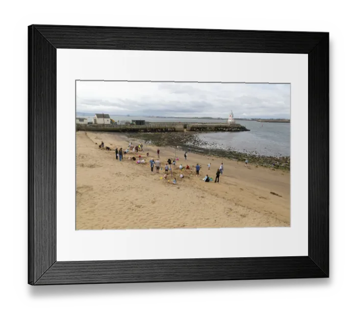 Framed Print : Children enjoying summer holiday activities on sandy beach
