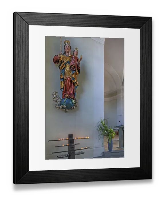 Framed Print : Figure of the Virgin Mary with crown