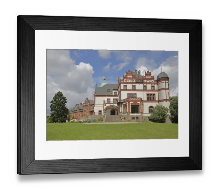 Framed Print : Wiligrad Castle built in 1898 on Lake Schwerin