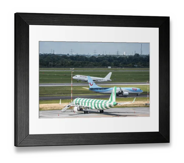 Framed Print : Dusseldorf Airport, Condor Airbus A321-200 Framed Print : Dusseldorf Airport, Condor Airbus A321-200