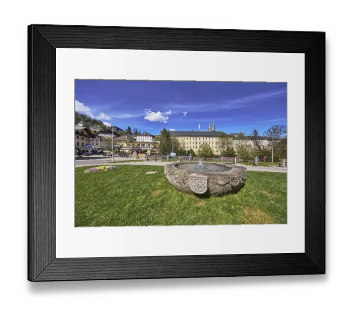 Framed Print : Royal Castle Berchtesgaden, Fischerbrunnen