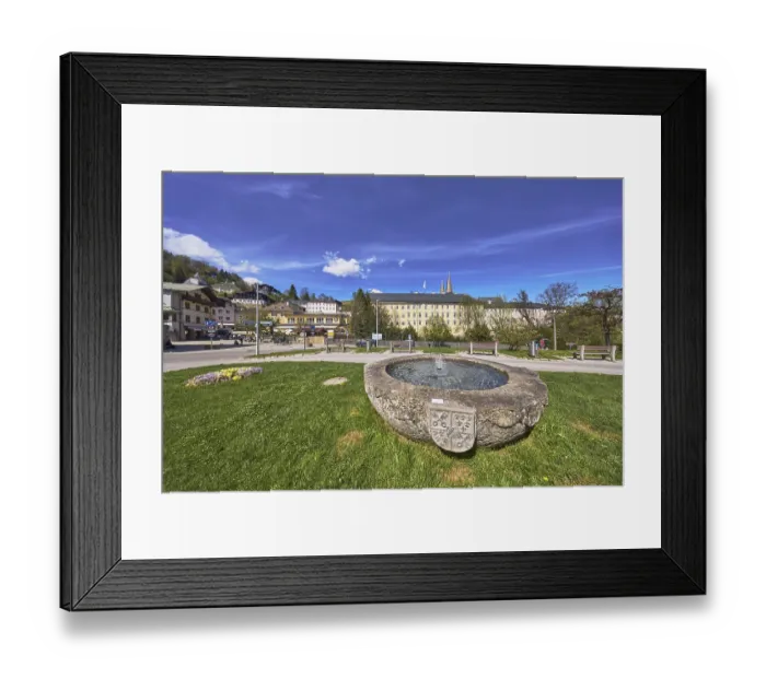 Framed Print : Royal Castle Berchtesgaden, Fischerbrunnen