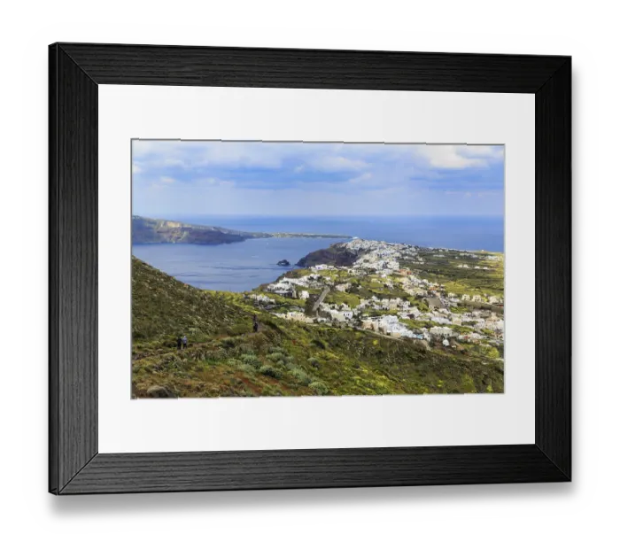 Framed Print : Coastline with view of the village of Oia Framed Print : Coastline with view of the village of Oia
