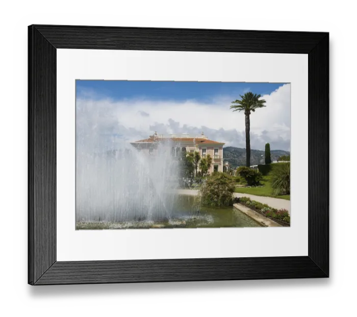 Framed Print : Renaissance-style villa and park Framed Print : Renaissance-style villa and park