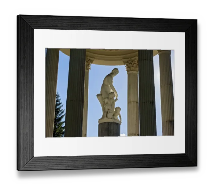 Framed Print : Statue of Venus with Cupid in the Temple of Venus above the terraced gardens