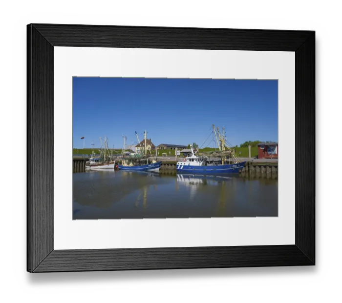 Framed Print : Fishing boats in the harbour of Tammensiel