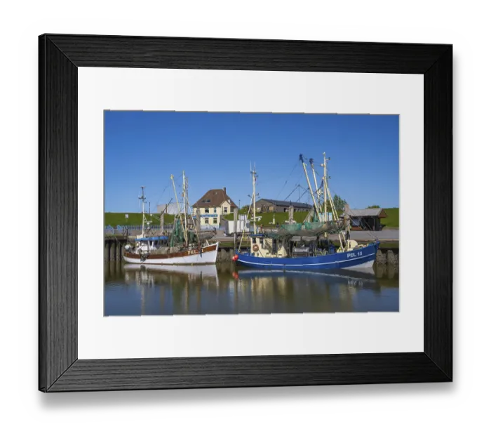 Framed Print : Fishing boats in the harbour, Tammensiel