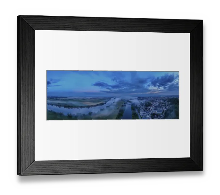 Framed Print : The Lower Bavarian countryside near Bogen is shrouded in dense dawn and mist
