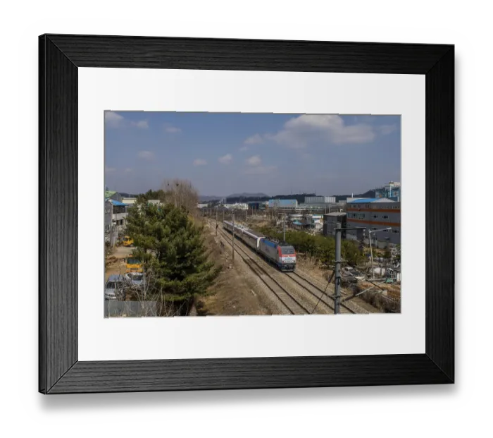 Framed Print : Sintanjin, South Korea. March 17