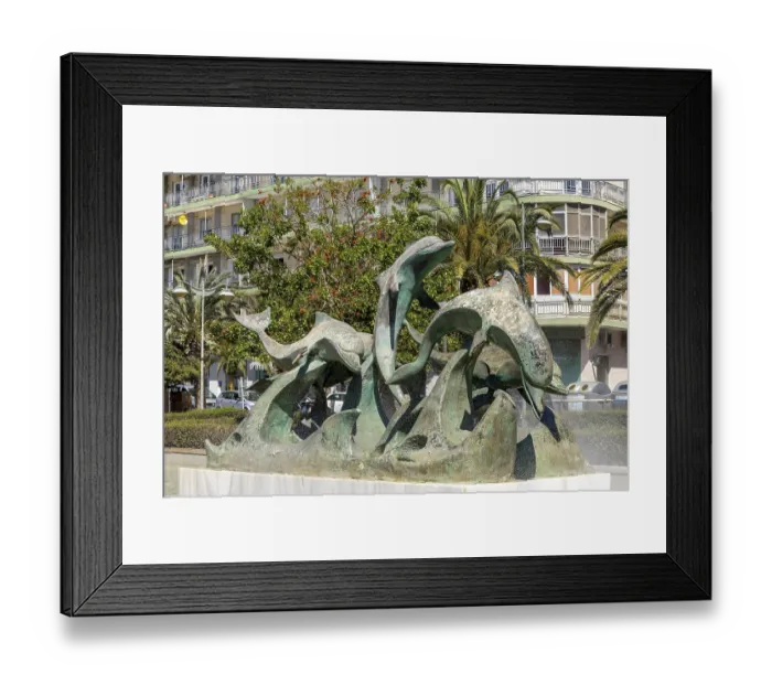 Framed Print : Fuente de los Delfines fountain in Parque Nicolas Salmeron